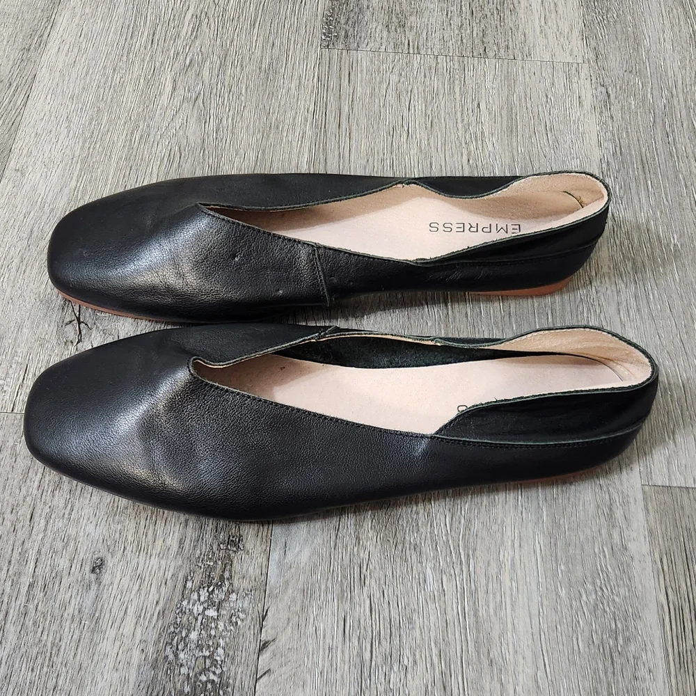 Empress Bindya Comfi  Black Flats  Women's Loafers‎